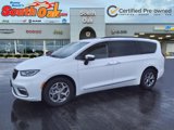 Certified 2023 Chrysler Pacifica Limited image 4