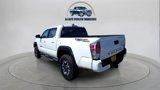 Used 2022 Toyota Tacoma TRD Off-Road image 3