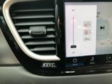 Used 2023 Chrysler Pacifica Touring-L image 3