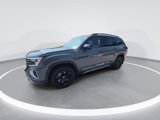 New 2025 Volkswagen Atlas Peak Edition SE image 4