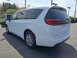 New 2025 Chrysler Pacifica Select image 3