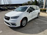 New 2025 Chrysler Pacifica Select w/ Uconnect Theater Family Group image 3