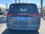 New 2025 Chrysler Pacifica Select image 4
