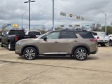 New 2025 Nissan Pathfinder Platinum image 3