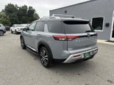 Used 2023 Nissan Pathfinder Platinum image 3