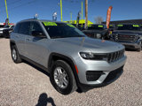 Used 2024 Jeep Grand Cherokee Laredo image 4