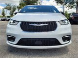 New 2025 Chrysler Pacifica Select image 3