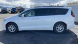 Certified 2022 Chrysler Pacifica Touring-L image 5