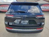 Used 2022 Jeep Grand Cherokee Laredo image 6