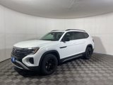 New 2025 Volkswagen Atlas Peak Edition SE image 3