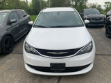 Used 2021 Chrysler Voyager Lxi image 2