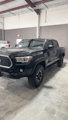 Used 2018 Toyota Tacoma TRD Off-Road image 3