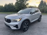 Used 2024 Volvo XC40 B5 Core image 2