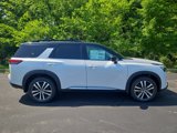 New 2025 Nissan Pathfinder Platinum image 2