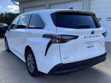 Used 2023 Toyota Sienna LE image 5