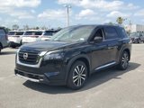 New 2025 Nissan Pathfinder Platinum image 2