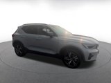 Used 2024 Volvo XC40 B5 Core image 2