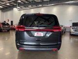 Used 2023 Chrysler Pacifica Touring-L image 6