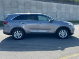Used 2020 Kia Sorento LX image 2