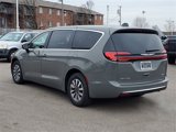 New 2025 Chrysler Pacifica Select image 3