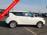 Used 2025 Kia Soul LX w/ LX Technology Package image 2