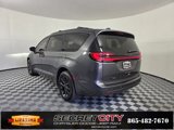 Used 2022 Chrysler Pacifica Touring-L w/ Uconnect Theater Family Group image 5