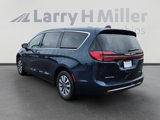 New 2025 Chrysler Pacifica Select image 4