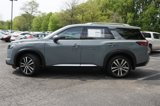 New 2025 Nissan Pathfinder Platinum image 2