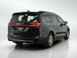 Used 2021 Chrysler Pacifica Touring image 5