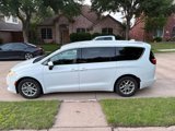 Used 2017 Chrysler Pacifica LX image 4