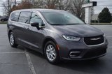 Used 2023 Chrysler Pacifica Touring-L image 3