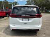 Used 2024 Chrysler Pacifica Touring-L image 4