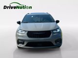 Used 2025 Chrysler Pacifica Limited image 2