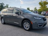 Certified 2022 Chrysler Pacifica Touring-L image 2