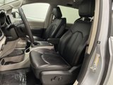 Used 2023 Chrysler Pacifica Touring-L image 4