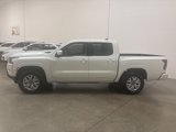 Used 2024 Nissan Frontier SV image 2