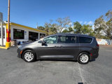 Used 2020 Chrysler Pacifica Touring-L image 4