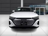 Used 2024 Audi Q8 e-tron Premium Plus w/ Premium Plus Package image 2