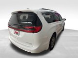 Used 2022 Chrysler Pacifica Limited image 4
