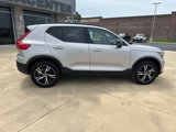 Used 2024 Volvo XC40 B5 Core image 4