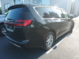 Used 2023 Chrysler Pacifica Touring-L image 4