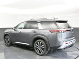 New 2025 Nissan Pathfinder Platinum image 3
