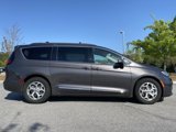 Used 2023 Chrysler Pacifica Limited image 4