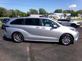 Used 2022 Toyota Sienna LE image 2