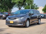 Used 2022 Chrysler Voyager LX image 3
