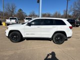 Used 2020 Jeep Grand Cherokee Laredo image 2