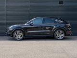 Used 2022 Porsche Cayenne Platinum Edition image 2
