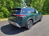 New 2025 Nissan Pathfinder Platinum image 3