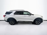 Used 2025 Ford Explorer Active w/ Active Comfort Package image 4