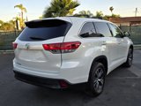 Used 2018 Toyota Highlander LE image 3